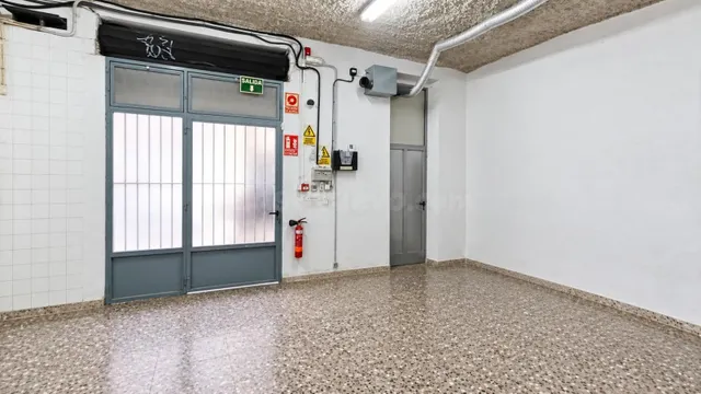 Local comercial en alquiler en russafa | 196 m2 | zona consolidada — 3