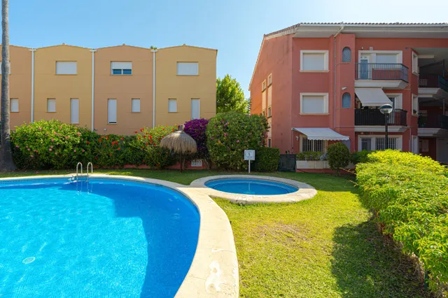 Amplio apartamento en excelente ubicación en venta en Jávea — 41