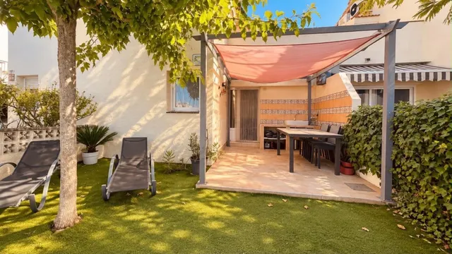 Casa de 3 dormitorios con amarre privado de 10 x 3,50 m, licencia turística y piscina comunitaria – Port Estrella, Santa Margarida, Roses — 26