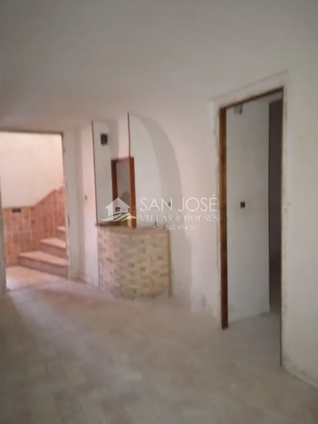 VENTA DE CASA EN UNA BONITA ZONA DE CREVILLENTE — 5