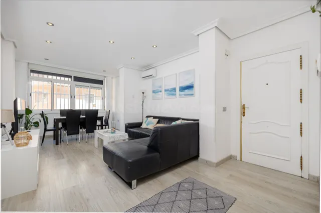 Apartamento 3 dormitorios Torrevieja Playa de los Locos - foto 3