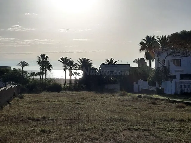 ESTUPENDO CHALET SITUADO A 100M DE LA PLAYA Y DEL PASEO MARI - foto 2