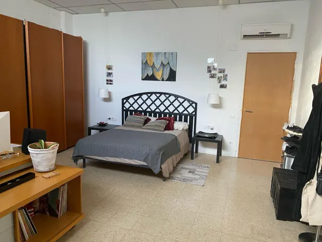 Local en Planta baja adaptado como vivienda con dos locales y superficie total 400m2 — 17