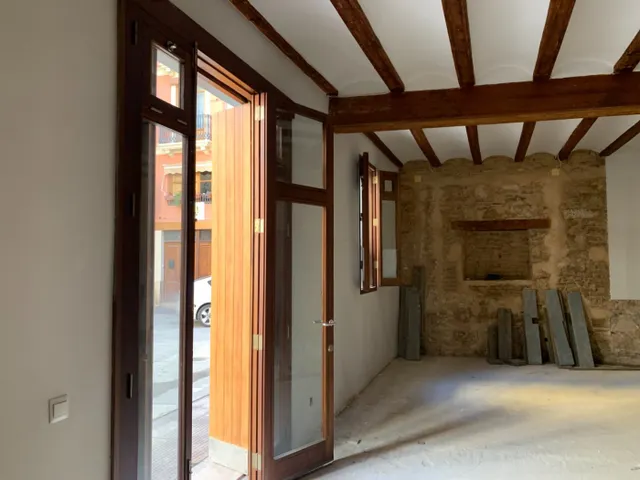 BAJO COMERCIAL ESQUINERO EN EL CARMEN,  EN LA MISMA PLAZA SANTA CRUZ . — 3