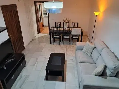 Casa adosada en la zona del Casco historico con terraza (Cochera Opcional)