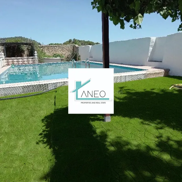 CASA GRANDE CON PISCINA Y GRANDES ESPACIOS - foto 2