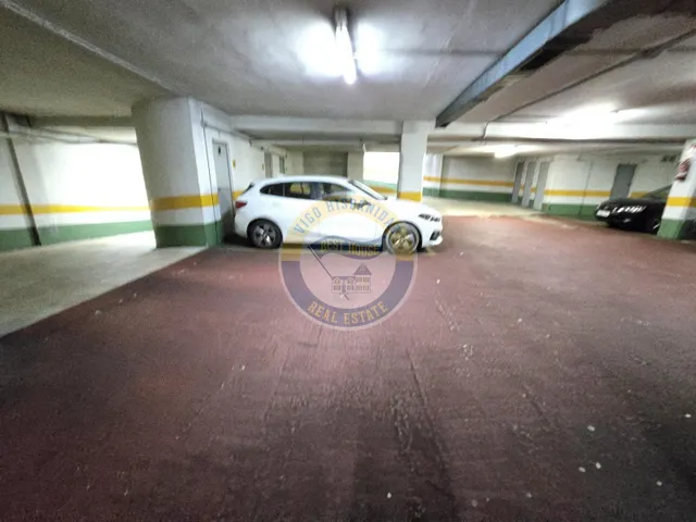 Plaza de garaje amplia próximo a povisa — 13