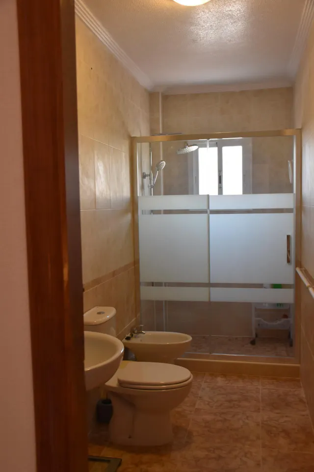 Fantastico adosado con plaza de garaje, trastero y piscina comunitaria — 31