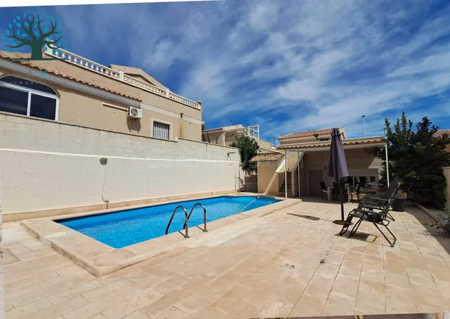 VIVIENDA INDEPENDIENTE CON PISCINA EN ALAMILLO - foto 4