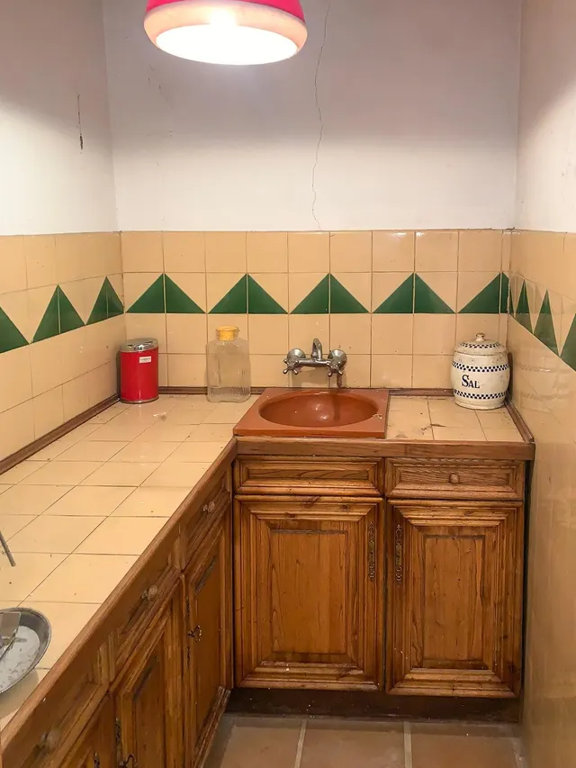 Finca rústica singular en parcela de 2.296 m2 con piscina, amplio garaje y pista de tenis. — 46