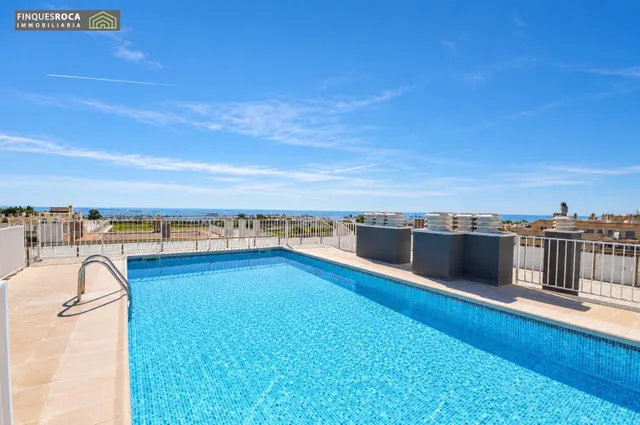 **VIVIENDA CON TERRAZA, PISCINA Y PARKING EN LA RÀPITA** ☀️ — 23