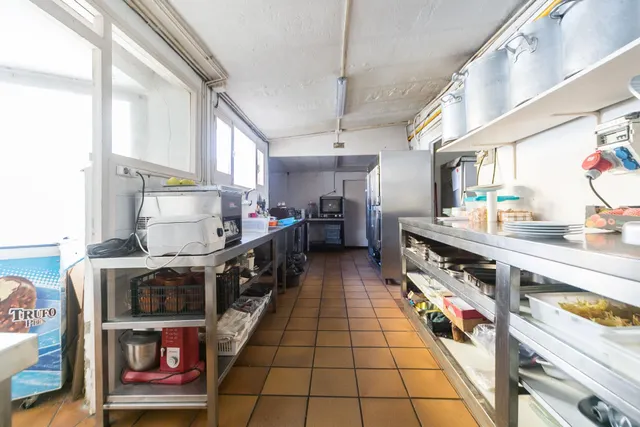 Restaurante con casa en preciosa ubicación de Cerdanyola — 30