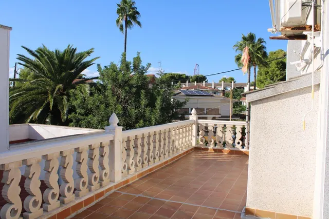 Encantador Chalet en Salou con Piscina y Jardín — 12