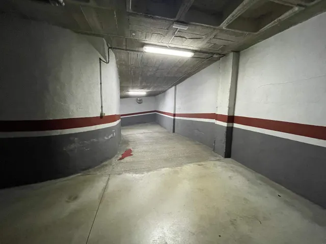 ¡DI ADIÓS A BUSCAR APARCAMIENTO! PLAZA DE GARAJE EN SECTOR V — 10