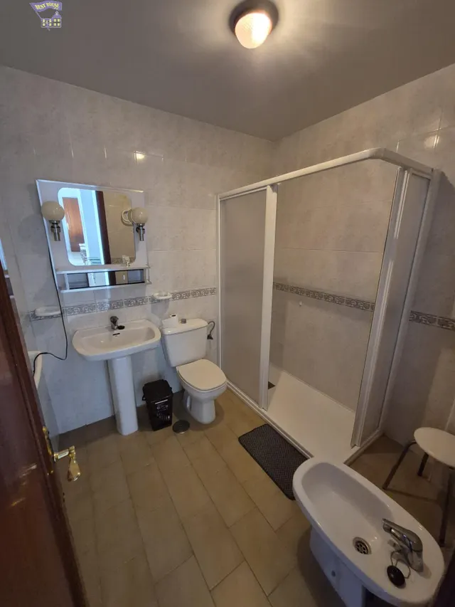 SE VENDE PISO POR LA ZONA CENTRO — 10
