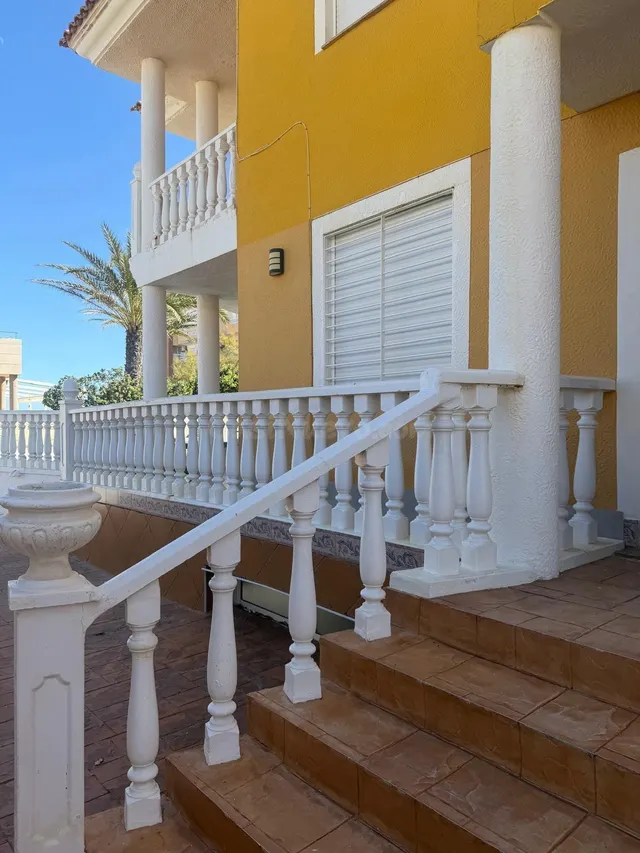 Chalet exclusivo con vistas al Mar Mayor: Amplio sótano, Lof