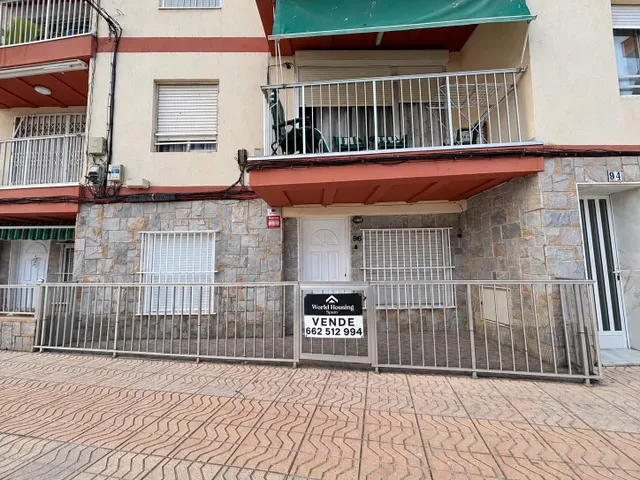 Oportunidad Única en Primera Línea de Playa Lisa: Encantador Apartamento Reformado — 8