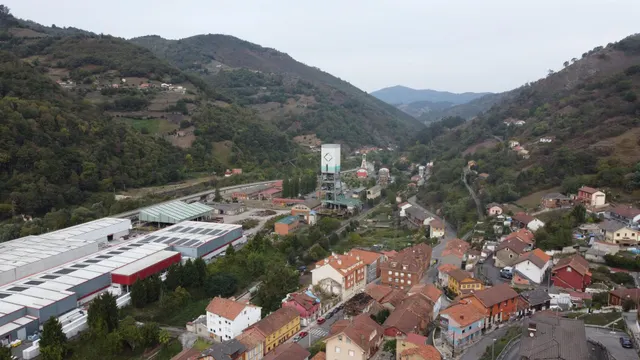 Piso con vistas a la montaña, al mejor precio en buen estado en Aller — 30