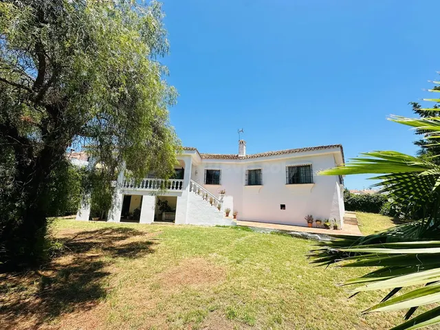 Chalet 3 habitaciones 338m² en venta - Costa Del Sol - foto 2