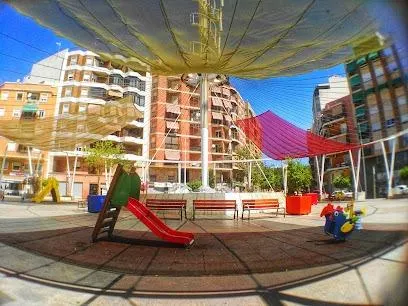 CASA SOLAR O PLANTA BAJA PARA REFORMAR — 2