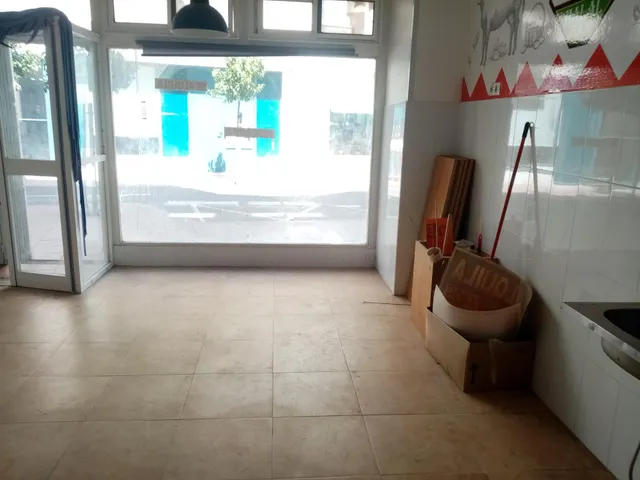 LOCAL COMERCIAL EN EL CORAZÓN DE ESTEPONA — A 100 M DE LA PLAZA CENTRAL — 20