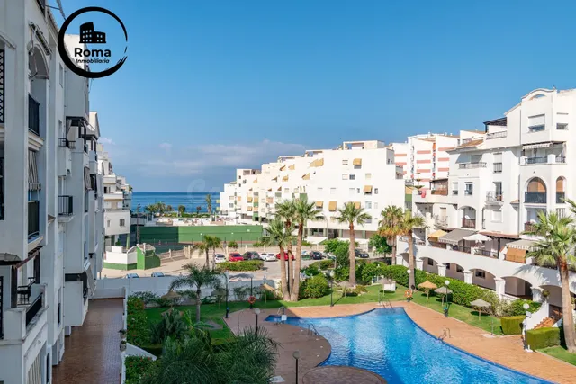SALOBREÑA-PISO JUNTO A LA PLAYA. TRES DORMITORIOS,DOS BAÑOS  - foto 4