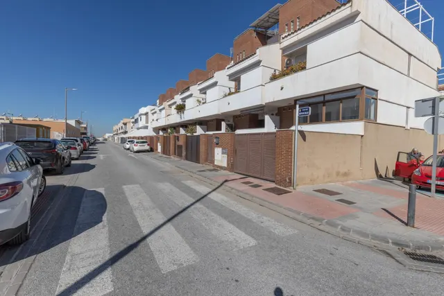 Casa Unifamiliar en Churriana de la Vega — 49