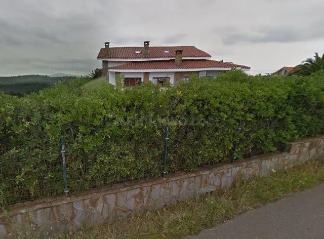 SE VENDE piso OKUPA en C Lugar Parroquia De Bayas 31 de Goz? - foto 3