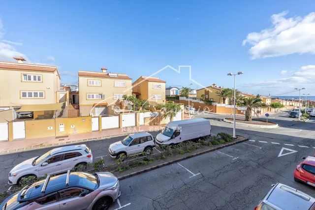 Tu Nuevo Hogar en Telde con Vistas Incomparables a la Playa de Melenara — 15