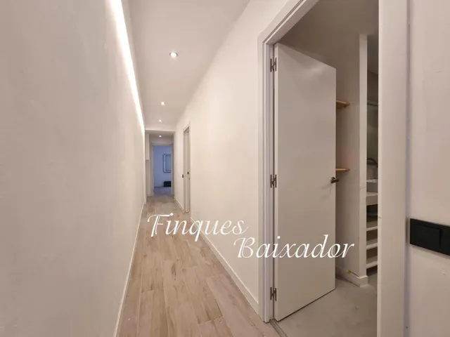 ¡FINQUES BAIXADOR PRESENTA ESTE PISO DE 2 HABS. CON 2 BAÑOS EN EL CASC ANTIC ¡ — 15
