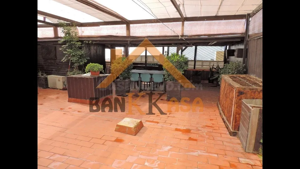 SE VENDE VIVIENDA SOBRE LOCAL EN SANTA MARÍA DEL ÁGUILA