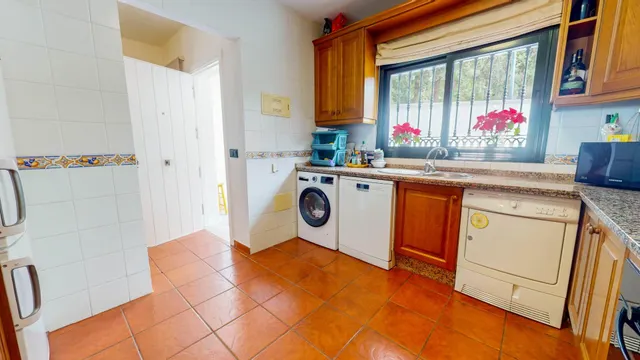 PRECIOSA CASA  A LA VENTA EN BENAHAVIS — 7