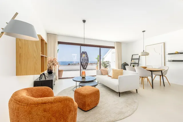 Venta de piso con tres dormitorios en Benalmádena, Málaga, C