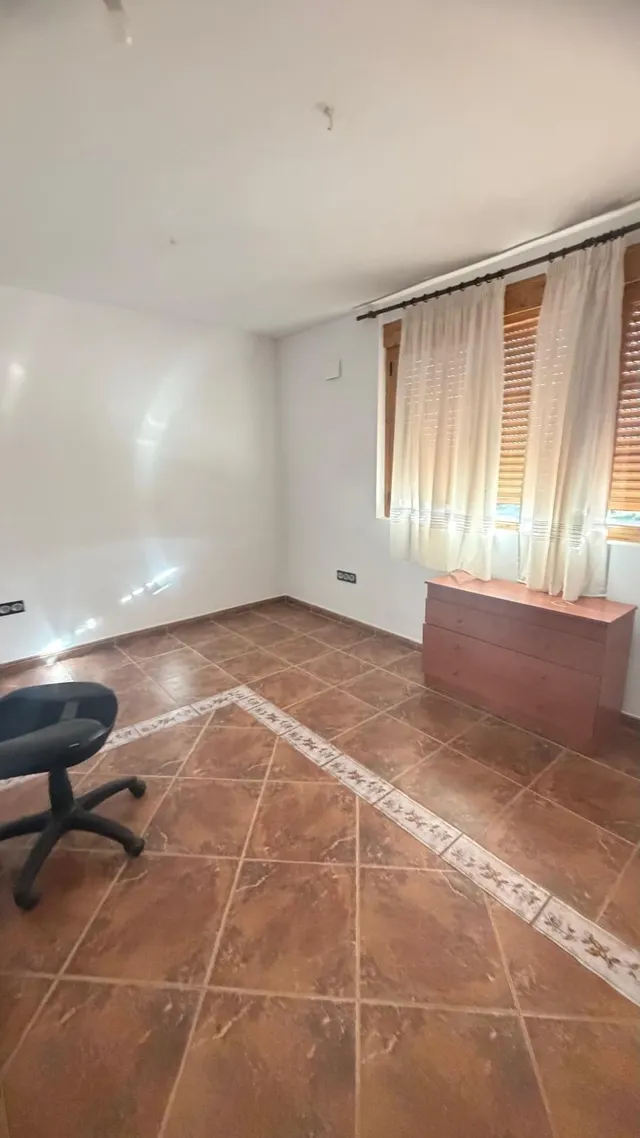 Preciosa Casa de tres plantas con tres apartamentos completos en venta en Monachil — 10