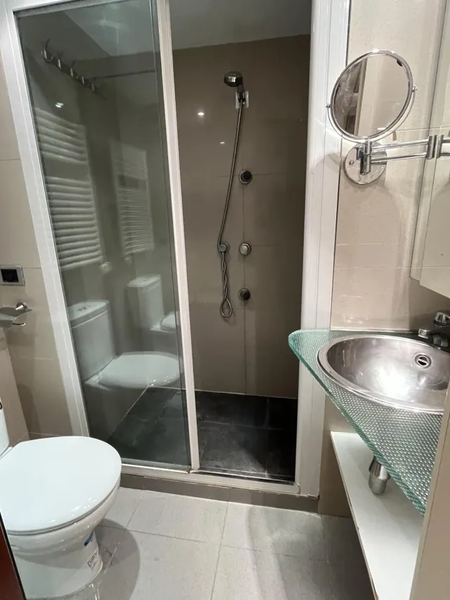 PISO MUY AMPLIO Y TRANQUILO EN SARRIA — 34
