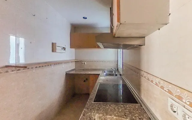 SE VENDE PISO EN BARCELONA, ZONA BON PASTOR — 5