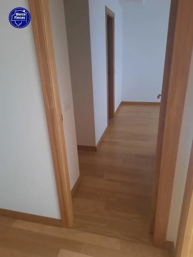 **se vende vivienda en san antonio, Ponferrada** — 9