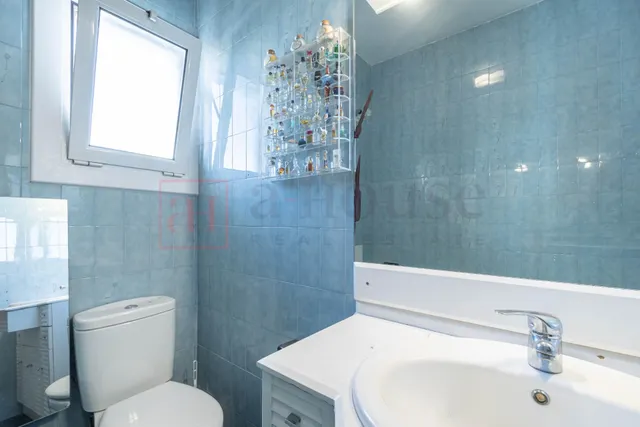 ÁTICO A REFORMAR CON BALCON EN LA VILA DE GRACIA — 20