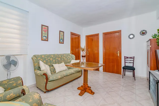 OPORTUNIDAD EN VENTA DE PISO DE TRES DORMITORIOS EN LA CHANA