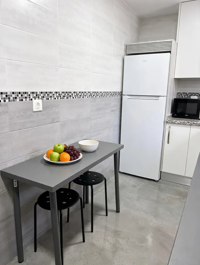 Ático Reformado para Estudiantes con Gran Terraza en Fuentenueva | Ref: DLR00288 — 7