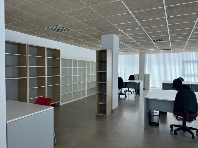 OFICINA VENTA 212000 678421372 — 9