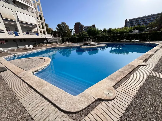 APARTAMENTO DE 2 DORMITORIOS EN PLAZA DE EUROPA. ED. ROYAL. — 19