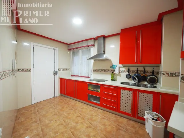 Piso exterior en c/D.Victor totalmente reformado, con ascens - foto 5