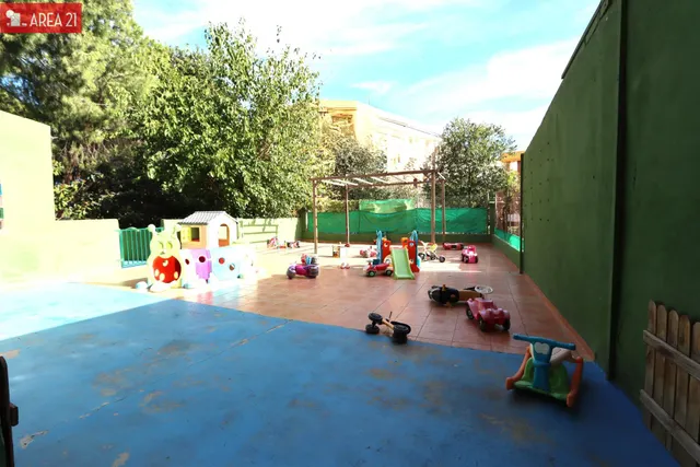 ATENCION INVERSORES! LOCAL COMERCIAL EN VENTA CON RENTAS — 11