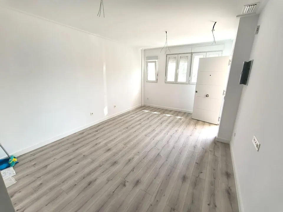 SE VENDE PLANTA BAJA EN ZARANDONA