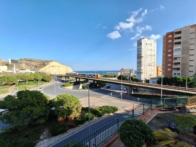 Imponente Chalet en Garbinet, Alicante - Oportunidad Única — 7