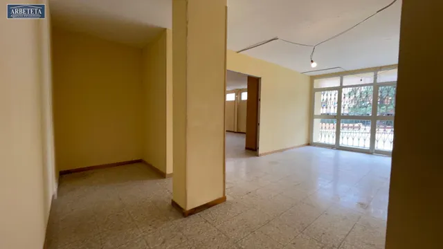 Se alquila local en la zona de Avd. del Ejercito, Guadalajara. — 18