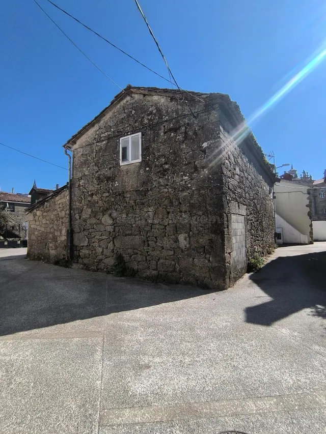 Amplia Casa en Conxo, Santiago de Compostela - Oportunidad para Reformar — 5