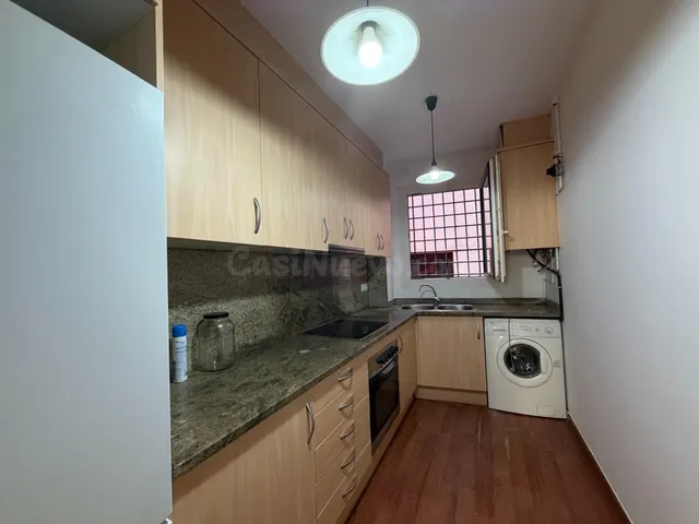 Vive en el corazón de Castelló d’Empúries: piso listo para entrar a vivir — 17