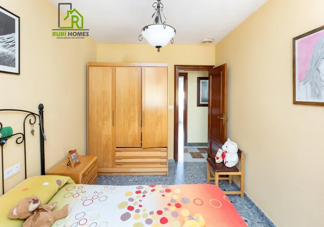 Espectacular chalet independiente con piscina en Alfacar — 29